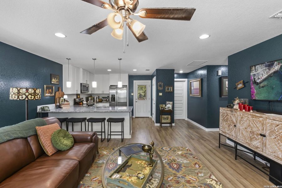 Furnished interior view inside a new home in , Bandera (Image 11).