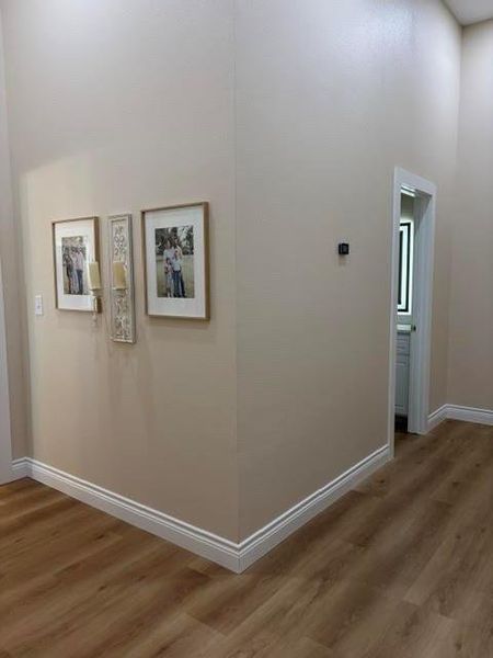 Spacious, unfurnished interior of a new home in , El Campo (Image 23).
