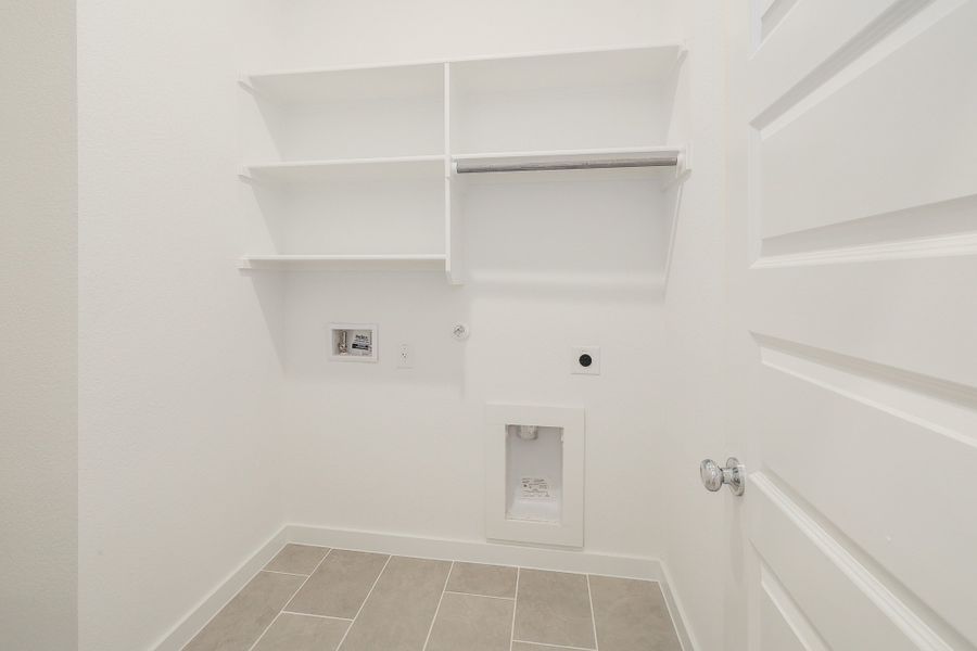 Spacious, unfurnished interior of a new home in Prairie Winds, Hutto (Image 28).