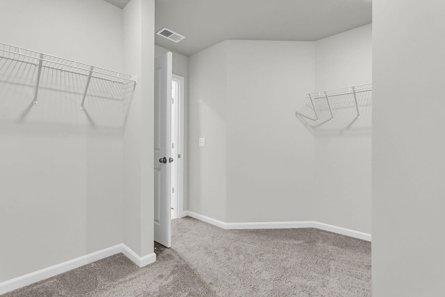 Spacious, unfurnished interior of a new home in Wildcat Chase, Summerville (Image 13).