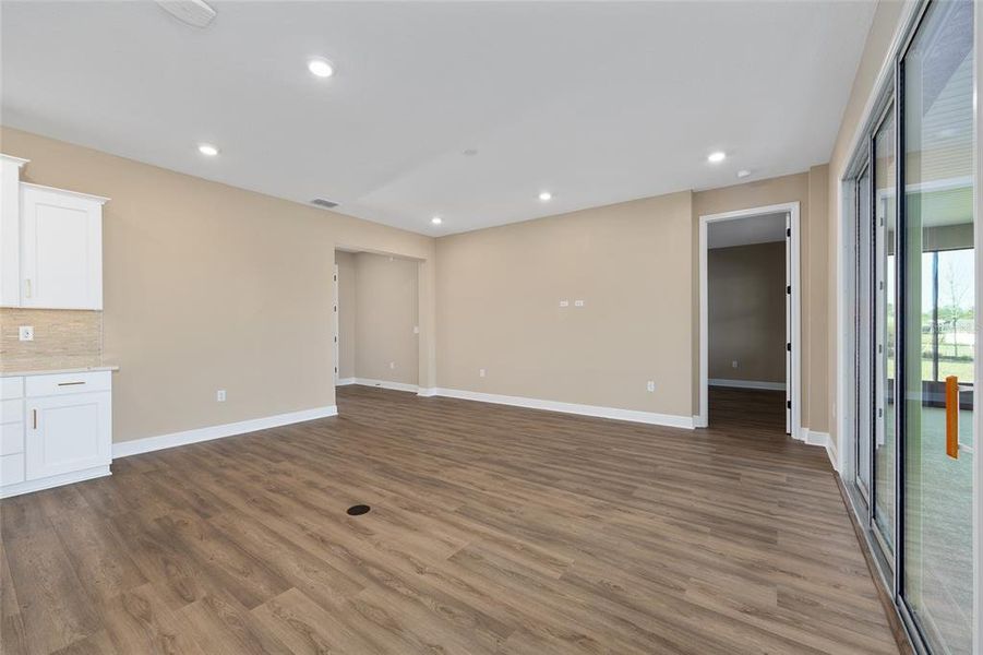 Spacious, unfurnished interior of a new home in , Ocala (Image 35).