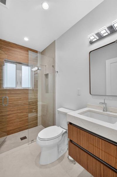 Furnished interior view inside a new home in , Lake Worth (Image 44).
