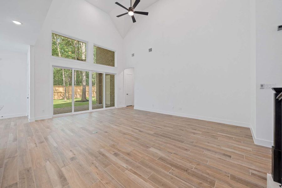 Representative unfurnished interior of a home built from the Waterloo 60′ Lot by Chesmar Homes in Fulshear Lakes, Fulshear (Image 30).