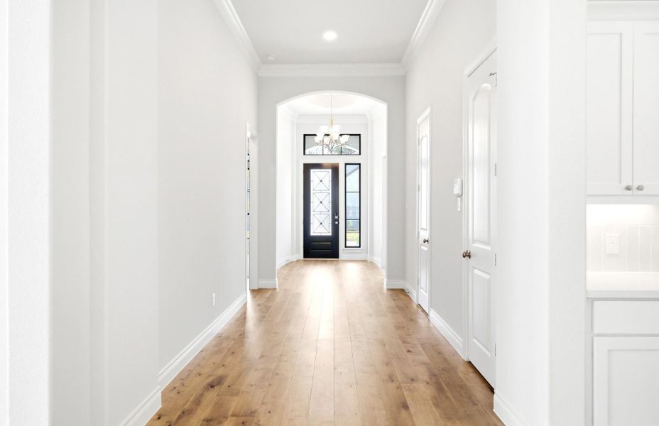 Spacious, unfurnished interior of a new home in Artavia 70′, Conroe (Image 23).