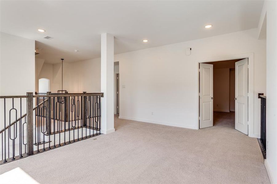 Spacious, unfurnished interior of a new home in , Mansfield (Image 12).