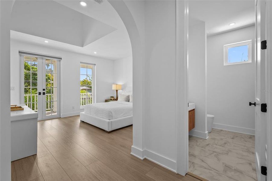 Spacious, unfurnished interior of a new home in , Sarasota (Image 20). Spacious, unfurnished interior of a new home in , Sarasota (Image 20).