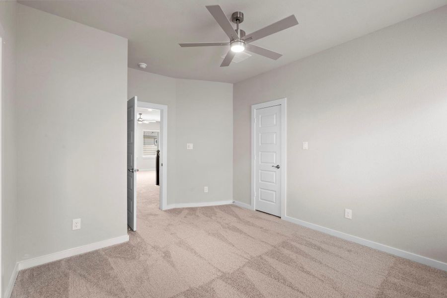 Spacious, unfurnished interior of a new home in Briarwood Crossing, Rosenberg (Image 24).