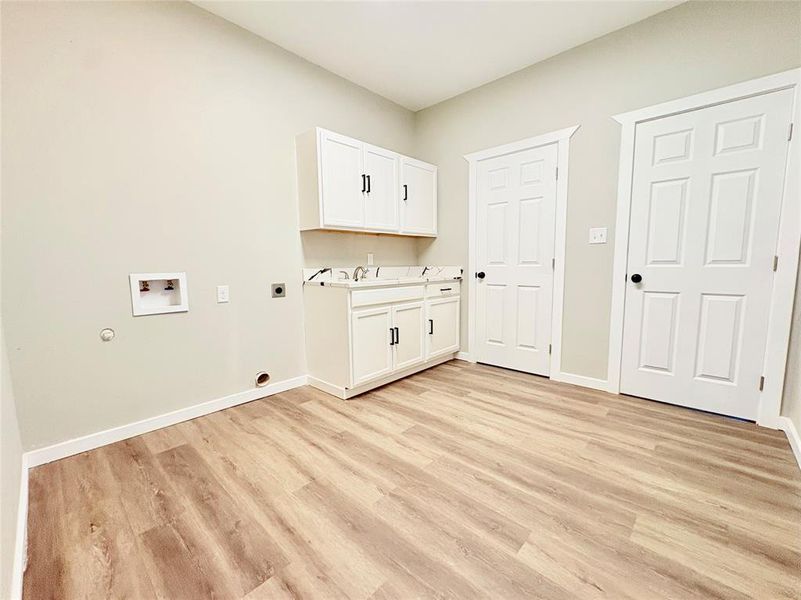 Spacious, unfurnished interior of a new home in , Graham (Image 36).