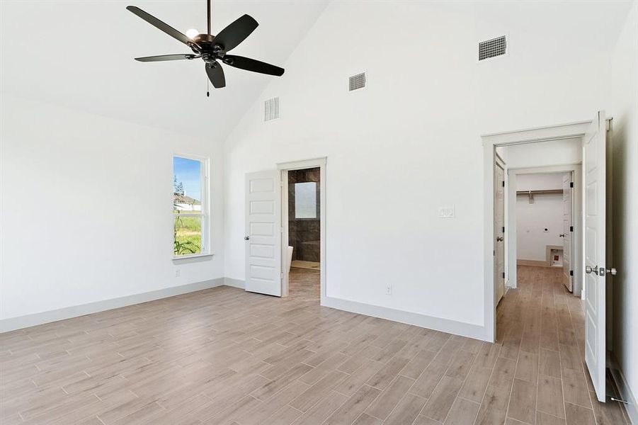 Spacious, unfurnished interior of a new home in Lucky Ridge, Boyd (Image 31).