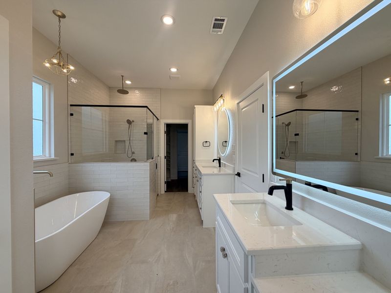 Furnished interior view inside a new home in Oak Water Ranch, Granbury (Image 12).