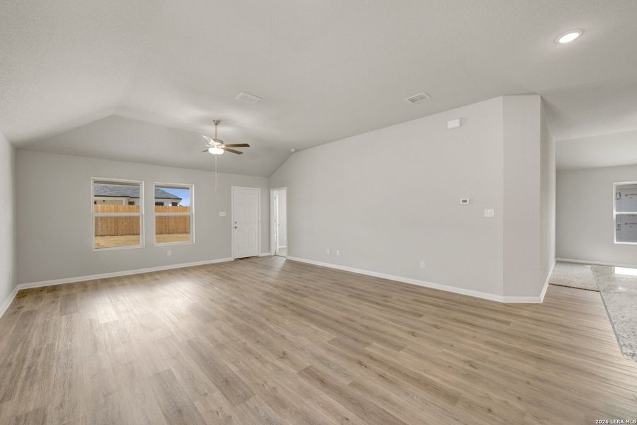 Spacious, unfurnished interior of a new home in Verano Farms, San Antonio (Image 12).