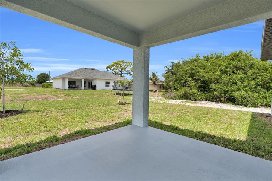 Exterior details and patio area of a home in , Cape Coral (Image 21).
