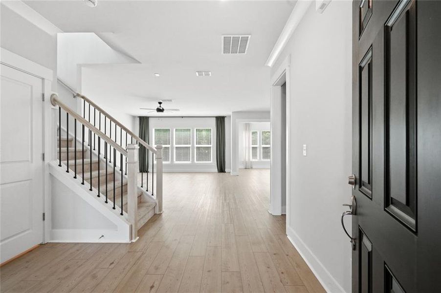 Spacious, unfurnished interior of a new home in Hunters Creek, Flowery Branch (Image 23).