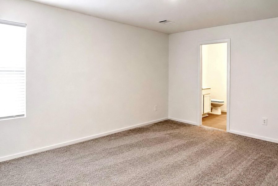 Spacious, unfurnished interior of a new home in Meadow Park, Conroe (Image 28). Spacious, unfurnished interior of a new home in Meadow Park, Conroe (Image 28).