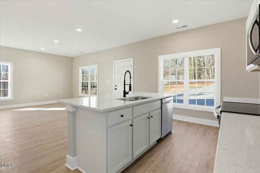 19-131 Dauphine St-19