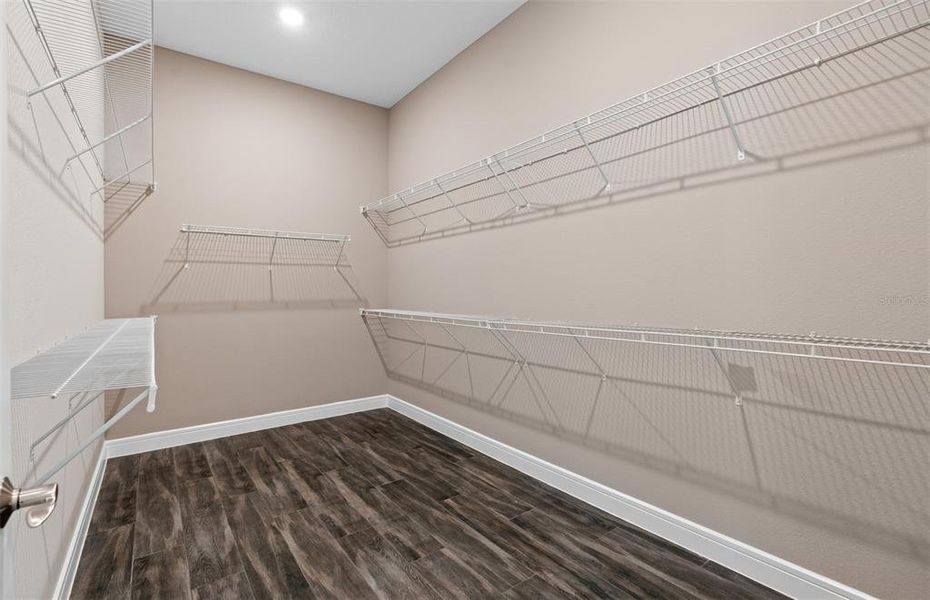 Spacious, unfurnished interior of a new home in Del Webb Oasis, Winter Garden (Image 20).