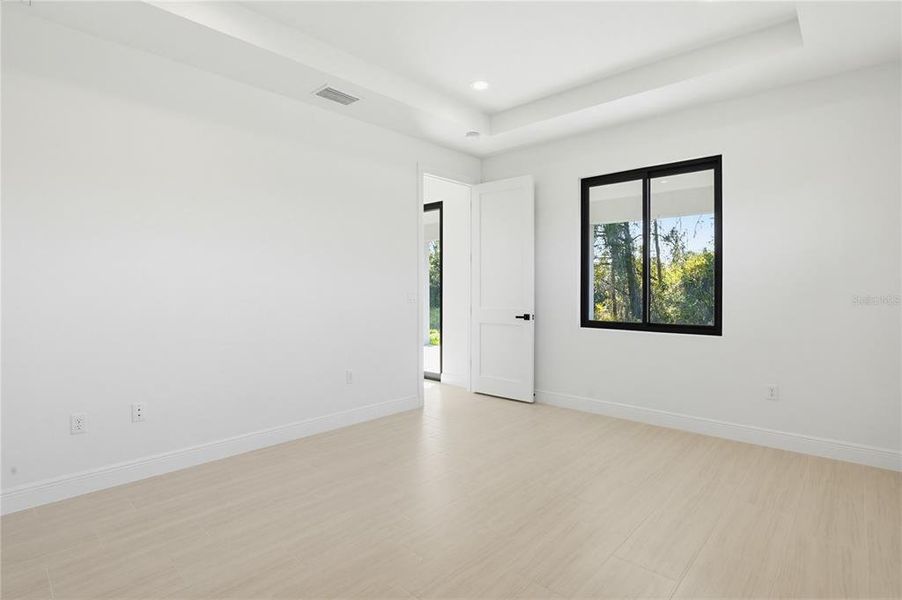 Spacious, unfurnished interior of a new home in , North Port (Image 21).