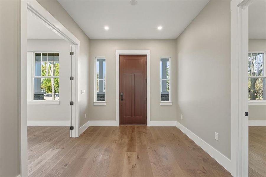 Spacious, unfurnished interior of a new home in , St. Petersburg (Image 26).