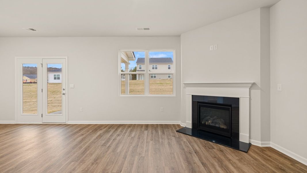 Spacious, unfurnished interior of a new home in Twin Lakes, Hoschton (Image 19).