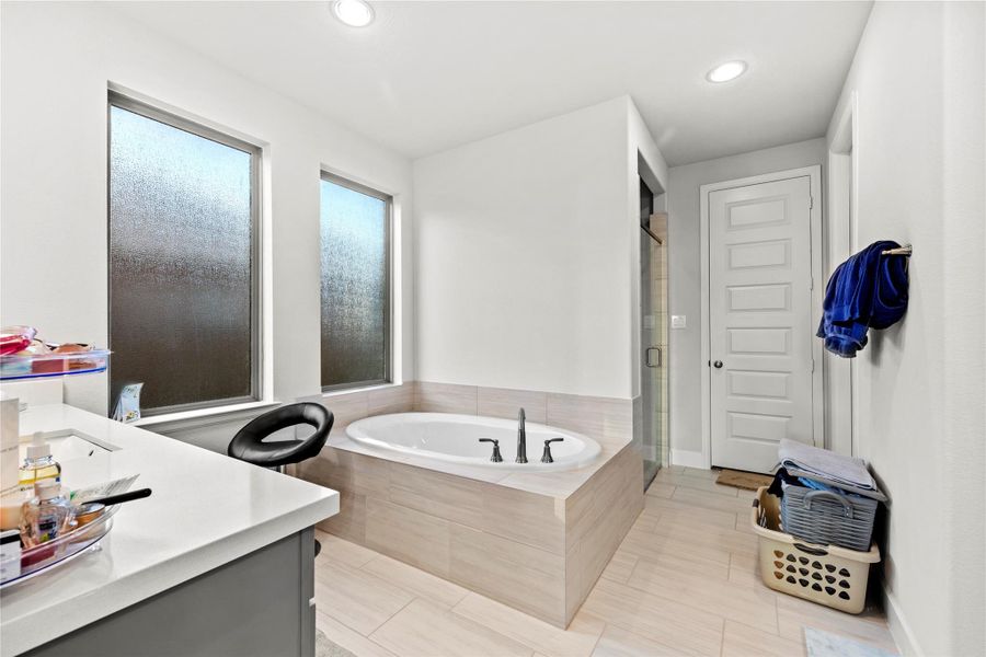 Furnished interior view inside a new home in Fulbrook On Fulshear Creek 60', Fulshear (Image 12). Furnished interior view inside a new home in Fulbrook On Fulshear Creek 60', Fulshear (Image 12).