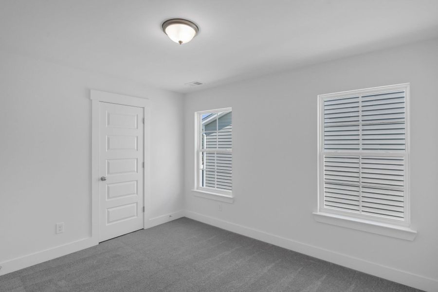 Spacious, unfurnished interior of a new home in Ashton Lakes, Lexington (Image 32).