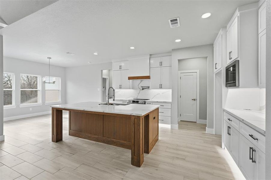 Furnished interior view inside a new home in , Corsicana (Image 15). Furnished interior view inside a new home in , Corsicana (Image 15).