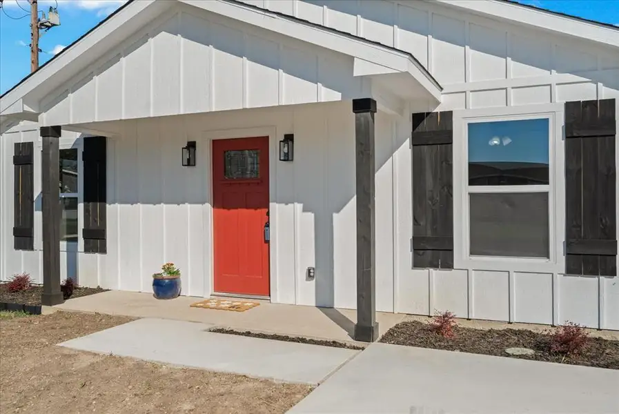 Exterior details and patio area of a home in , Lone Oak (Image 4).