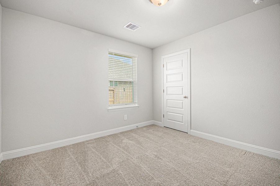 Spacious, unfurnished interior of a new home in Lago Mar, Texas City (Image 17). Spacious, unfurnished interior of a new home in Lago Mar, Texas City (Image 17).