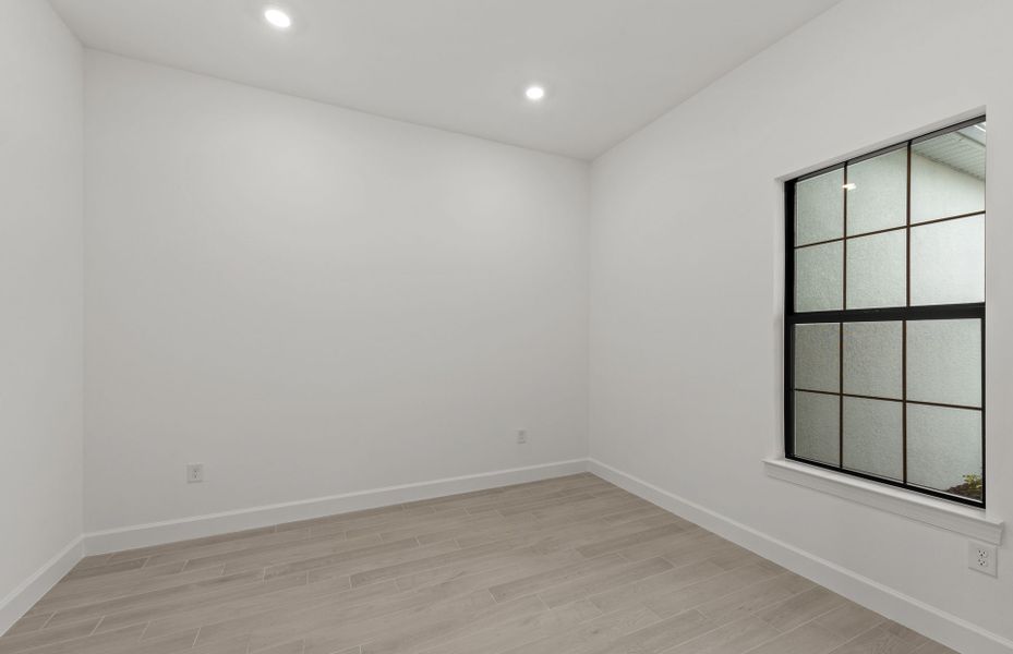 Spacious, unfurnished interior of a new home in Del Webb Catalina, Lakewood Ranch (Image 13).