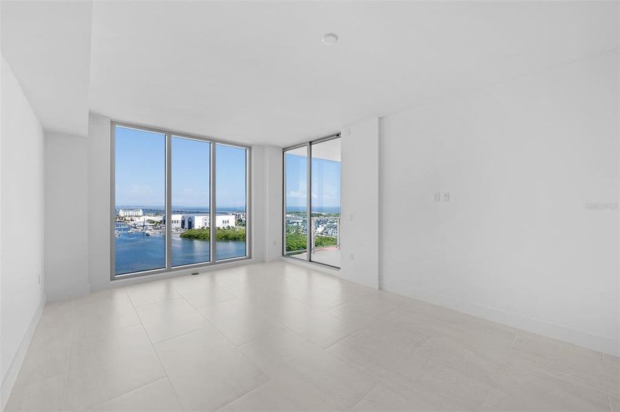 Spacious, unfurnished interior of a new home in , Tampa (Image 53). Spacious, unfurnished interior of a new home in , Tampa (Image 53).