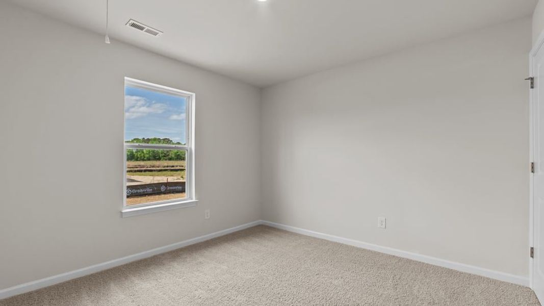 Spacious, unfurnished interior of a new home in Blair Ridge, La Grange (Image 26).