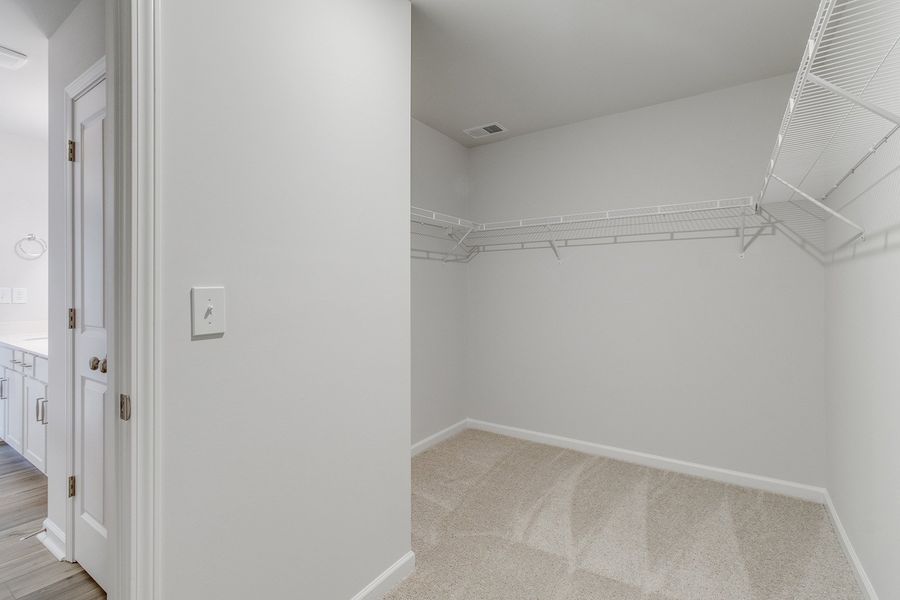 Spacious, unfurnished interior of a new home in Winston Point, Gilbert (Image 24).