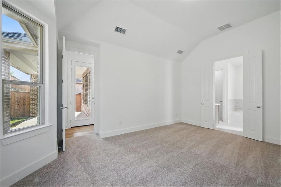 4289SantuaryROYCA012