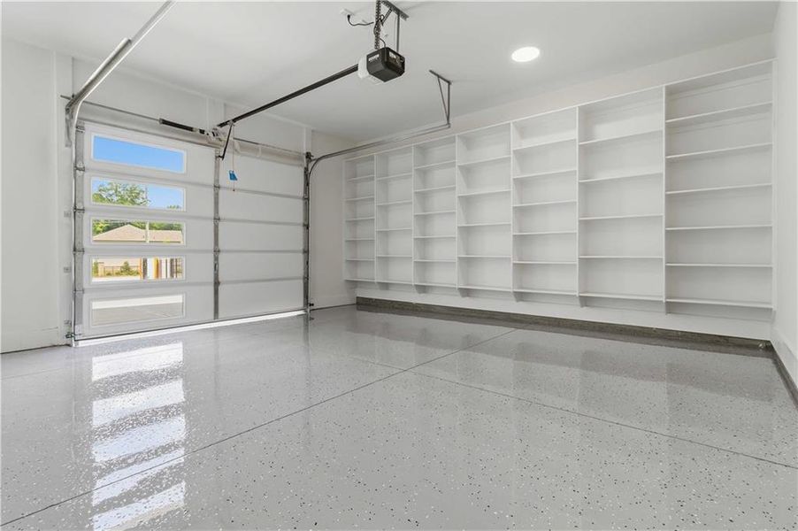 Spacious, unfurnished interior of a new home in , Lawrenceville (Image 25).