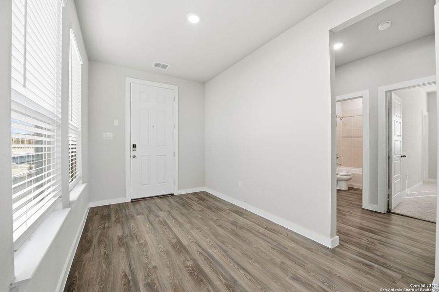 Spacious, unfurnished interior of a new home in Morgan Meadows, San Antonio (Image 18).