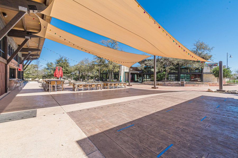 Surrounding community with outdoor dining space