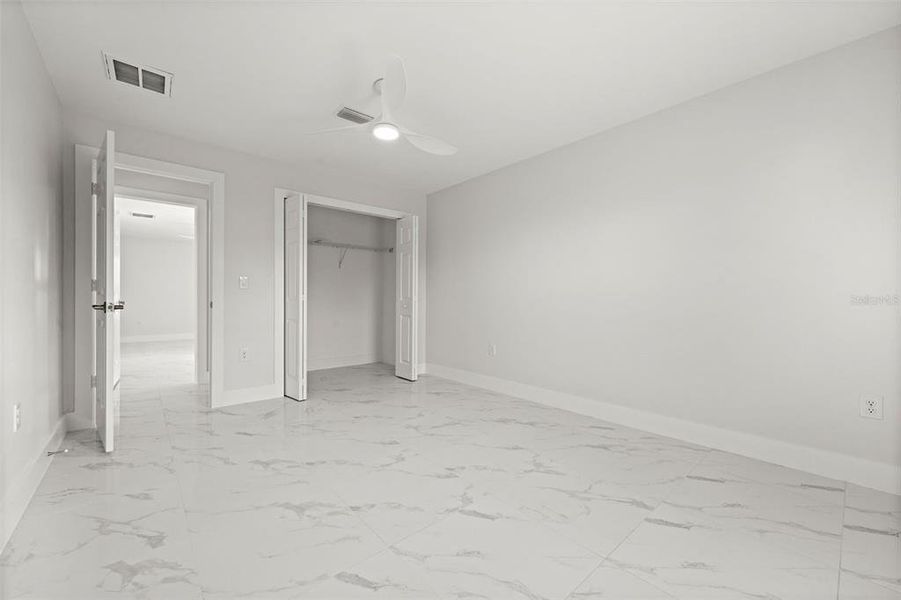 Spacious, unfurnished interior of a new home in , Port Charlotte (Image 18).