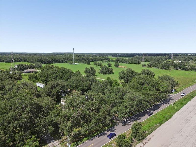 Natural landscape and outdoor views near in Plant City (Image 60). Natural landscape and outdoor views near in Plant City (Image 60).