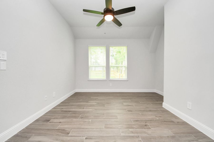 Spacious, unfurnished interior of a new home in Timber Hollow: Heritage Collection, Magnolia (Image 22).