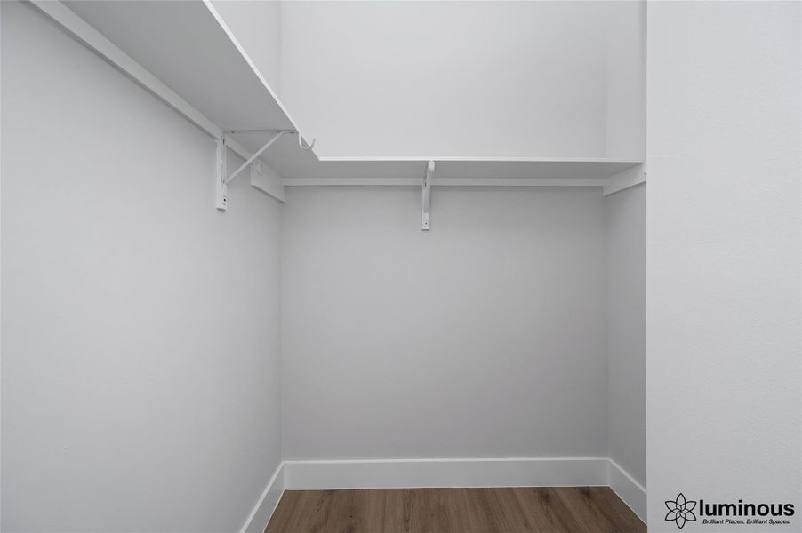 Spacious, unfurnished interior of a new home in Metro Village, Houston (Image 9).