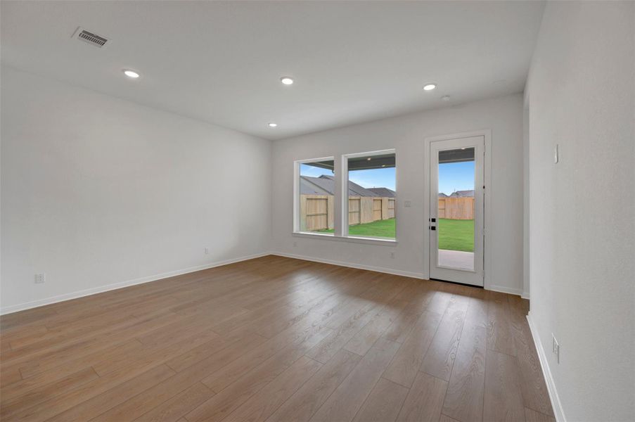 Spacious, unfurnished interior of a new home in Jordan Ranch - Terrace Collection, Fulshear (Image 28).