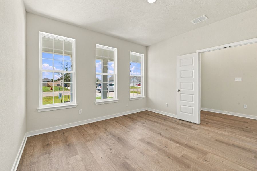 Spacious, unfurnished interior of a new home in Grand Lake, Snook (Image 6). Spacious, unfurnished interior of a new home in Grand Lake, Snook (Image 6).