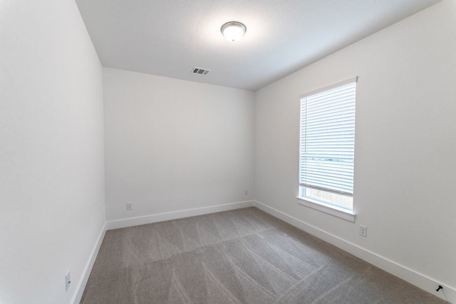 Spacious, unfurnished interior of a new home in Lariat, Liberty Hill (Image 19).