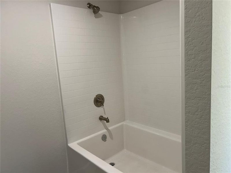 Shower/Tub Combo in Master Bathroom