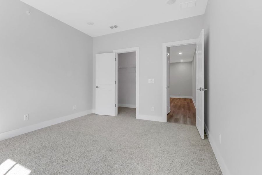 Spacious, unfurnished interior of a new home in Echo Park, Suwanee (Image 37).