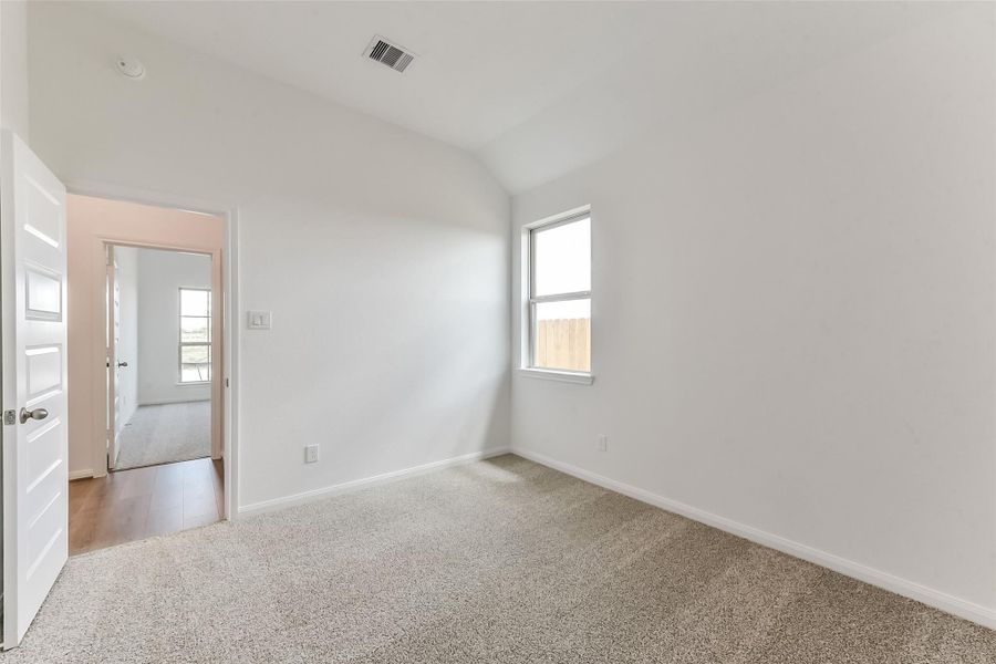 Spacious, unfurnished interior of a new home in River Ranch Meadows, Dayton (Image 22).