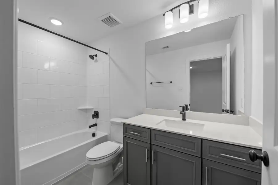 The Holly - Bath The Holly - Bath