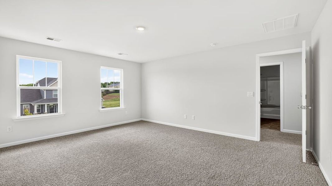 Spacious, unfurnished interior of a new home in Palmetto Valley, Anderson (Image 33).