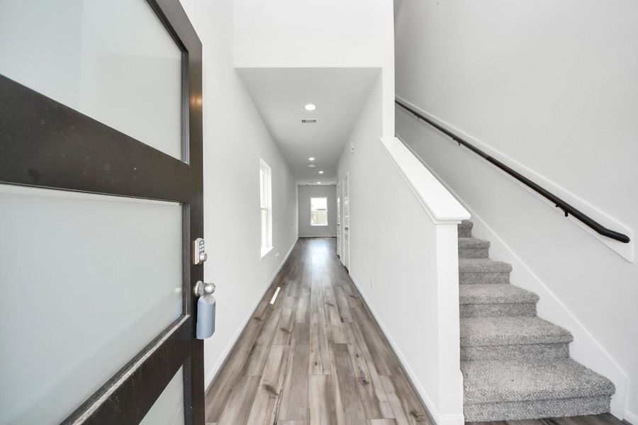 Spacious, unfurnished interior of a new home in Hill and Dale Ranch, Splendora (Image 13).