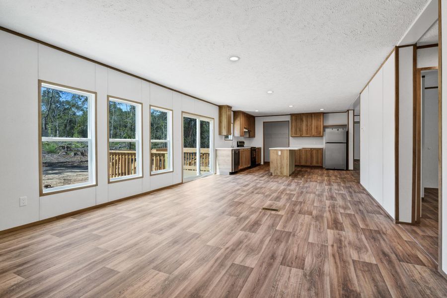 Spacious, unfurnished interior of a new home in , Walterboro (Image 25).